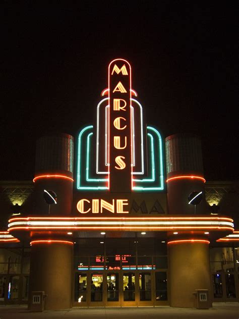 marcus oakdale cinema movie times